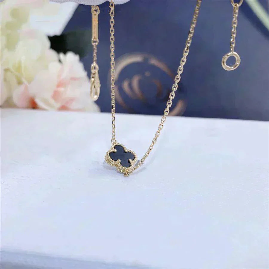 ミスティッククローバーオニキスシングルフラワーブレスレット