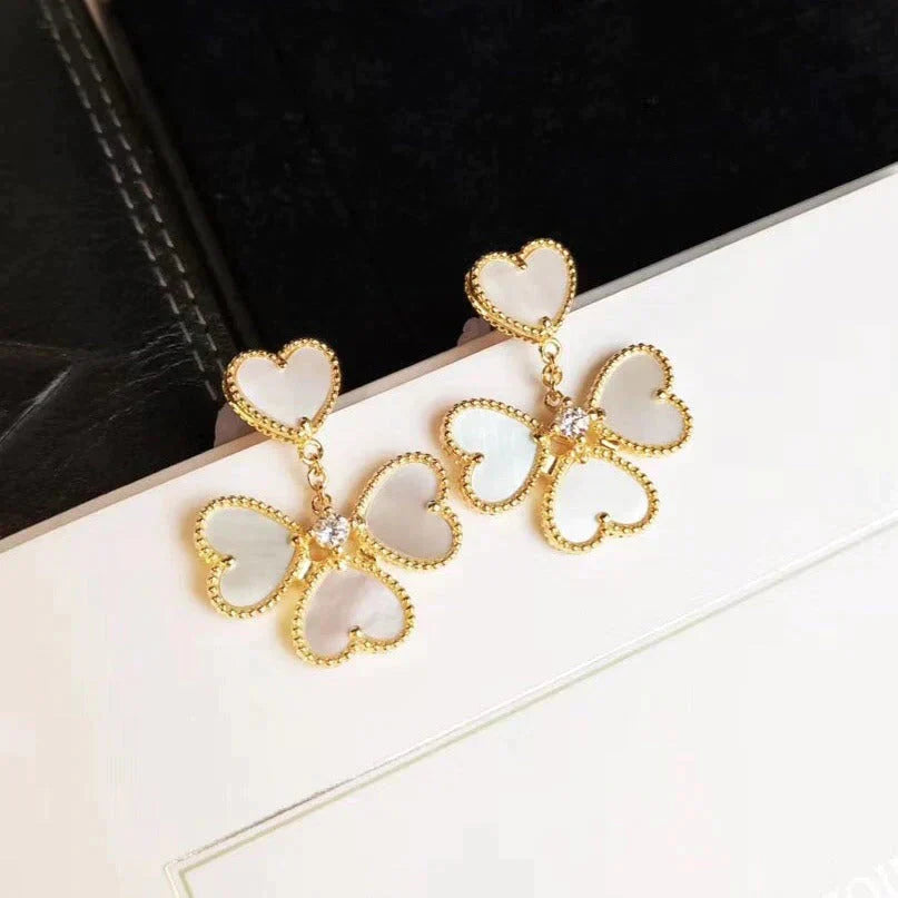 Mystic CLOVER スウィート ホワイトMOP ピアス