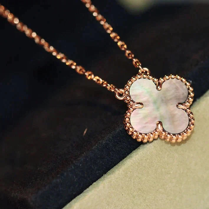 Mysitc CLOVER 15MM  GRAY MOTHER OF PEARL NECKLACE