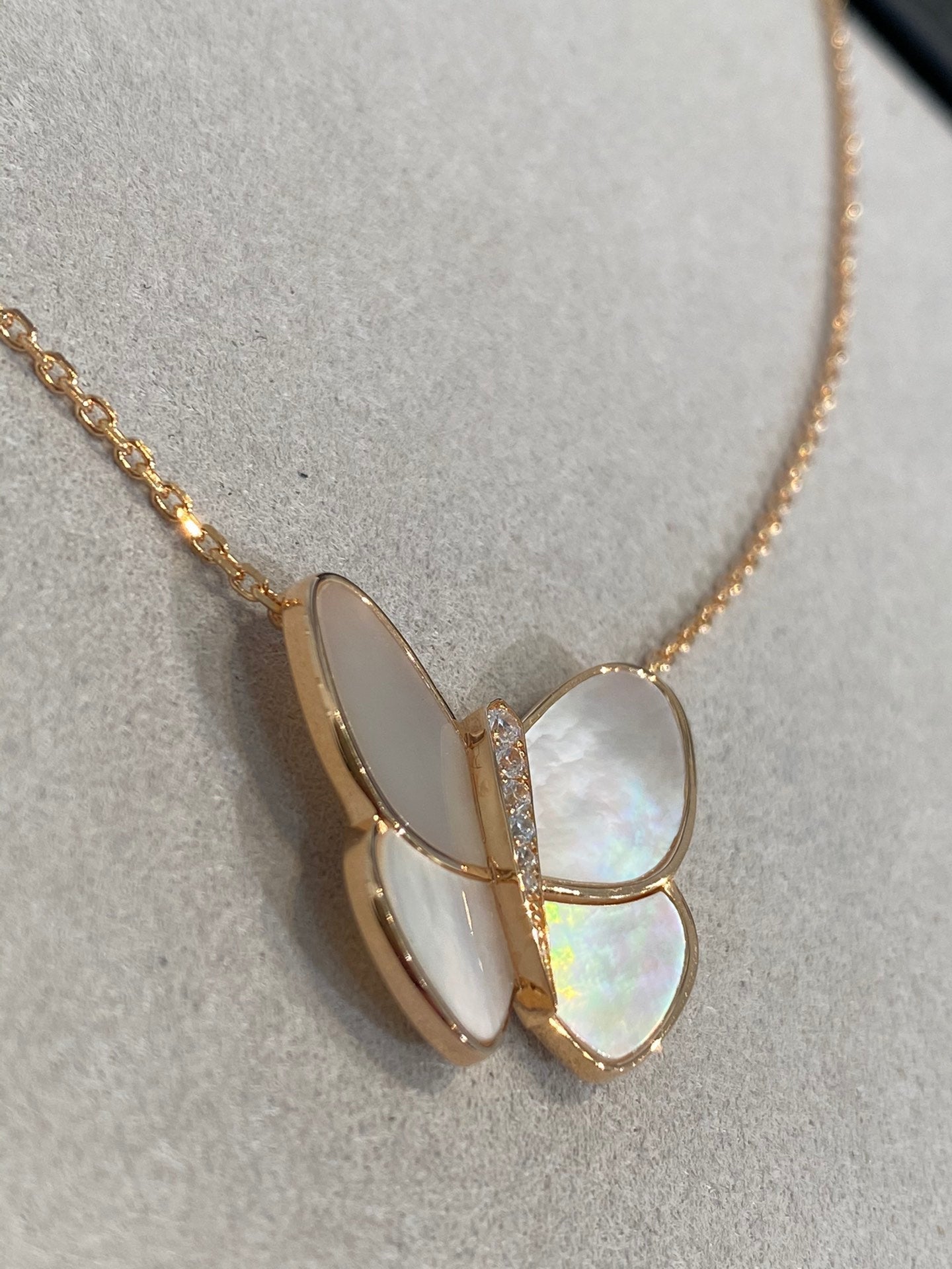 Mysitc BUTTERFLY GOLD MOP DIAMOND NECKLACE