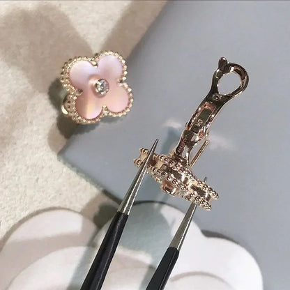 ミスティック クローバー ミディアム 1 モチーフ ピンク マザーオブパール ダイヤモンド イヤリング