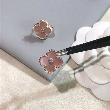 ミスティック クローバー ミディアム 1 モチーフ ピンク マザーオブパール ダイヤモンド イヤリング