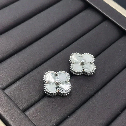 Mystic CLOVER MINI 9.5MM レーザーピアス