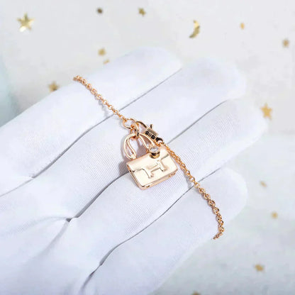 Mysitc AMULETTE PEDANT ROSE GOLD NECKLACE