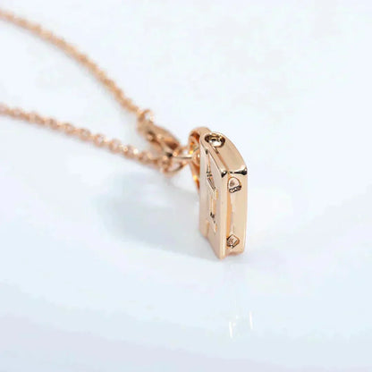 Mysitc AMULETTE PEDANT ROSE GOLD NECKLACE
