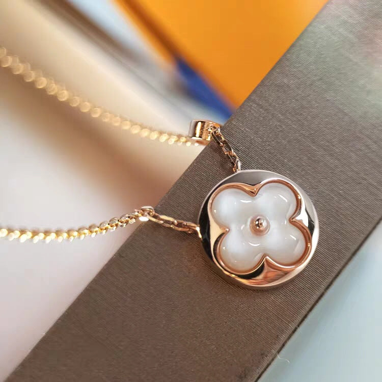 Mysitc SUN MOP GOLD 1 DIAMOND NECKLACE