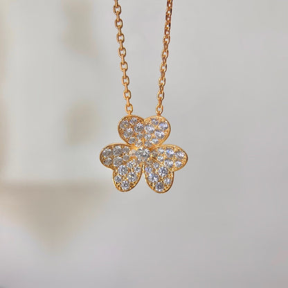 Mysitc FLOWER DIAMOND NECKLACE