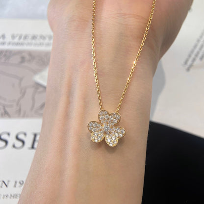 Mysitc FLOWER DIAMOND NECKLACE