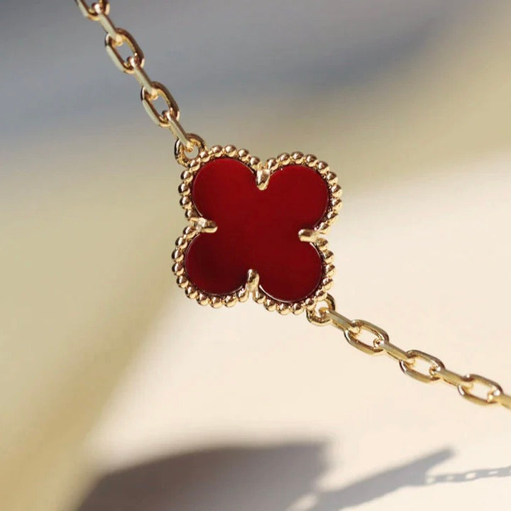 Mysitc CLOVER 20 MOTIFS CARNELIAN NECKLACE