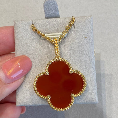 Mysitc CLOVER 25MM NECKLACE GOLD CARNELIAN