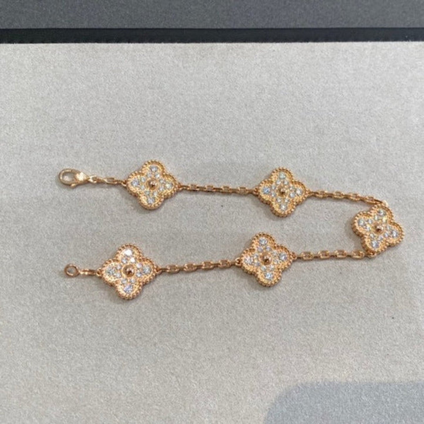 [Mysitc ] New  CLOVER 5 MOTIF FULL DIAMOND BRACELET COLLECTION