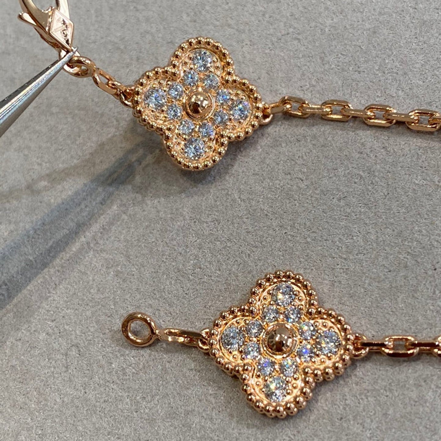 [Mysitc ] New  CLOVER 5 MOTIF FULL DIAMOND BRACELET COLLECTION