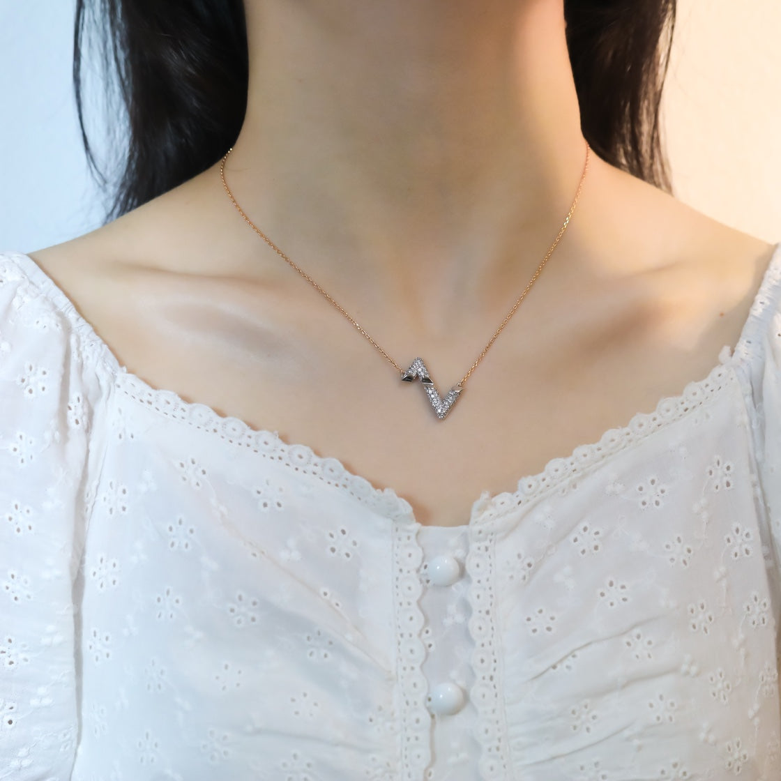 Mysitc VOLT SILVER DIAMOND PEDANT NECKLACE