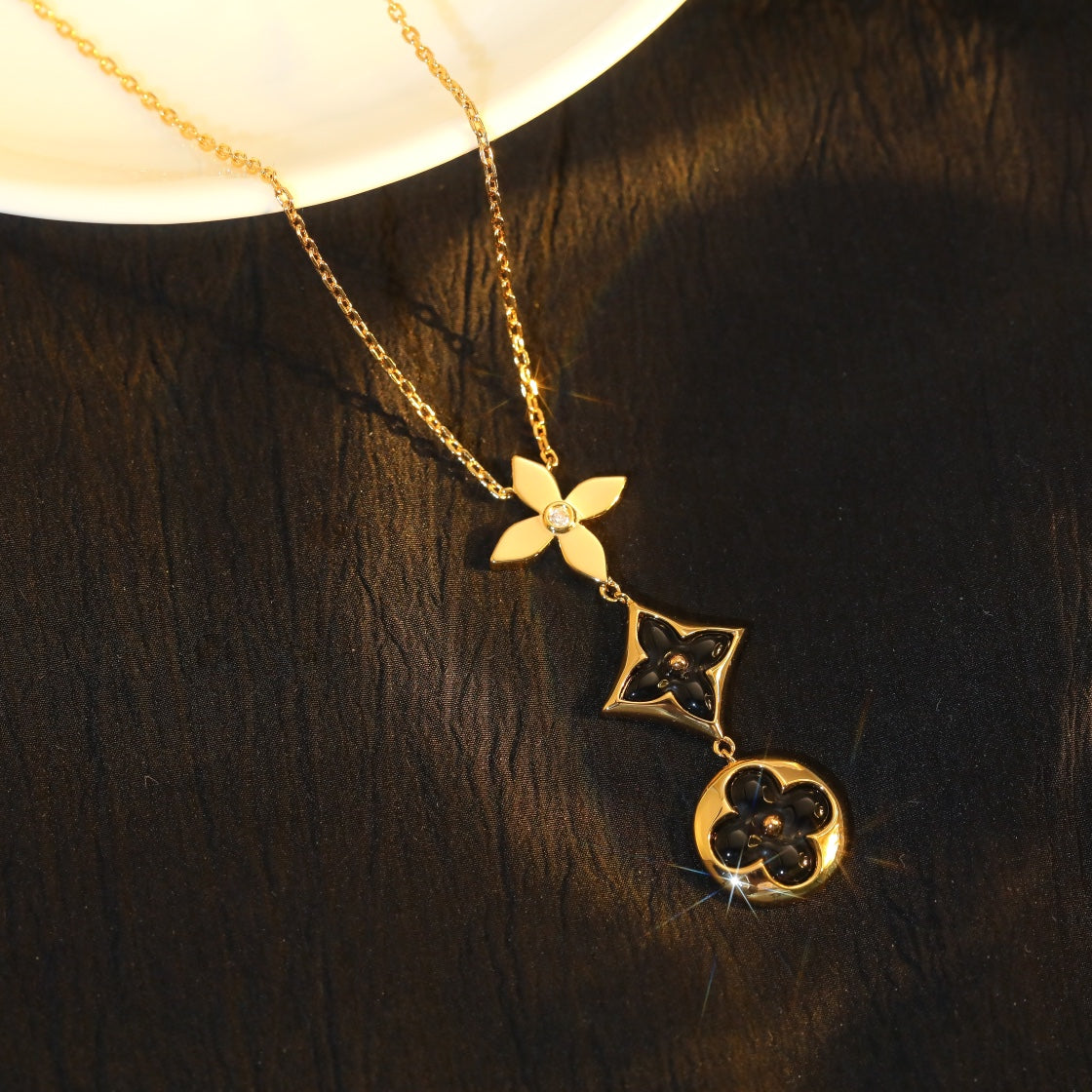 Mysitc STAR AND SUN ONYX PINK GOLD NECKLACE