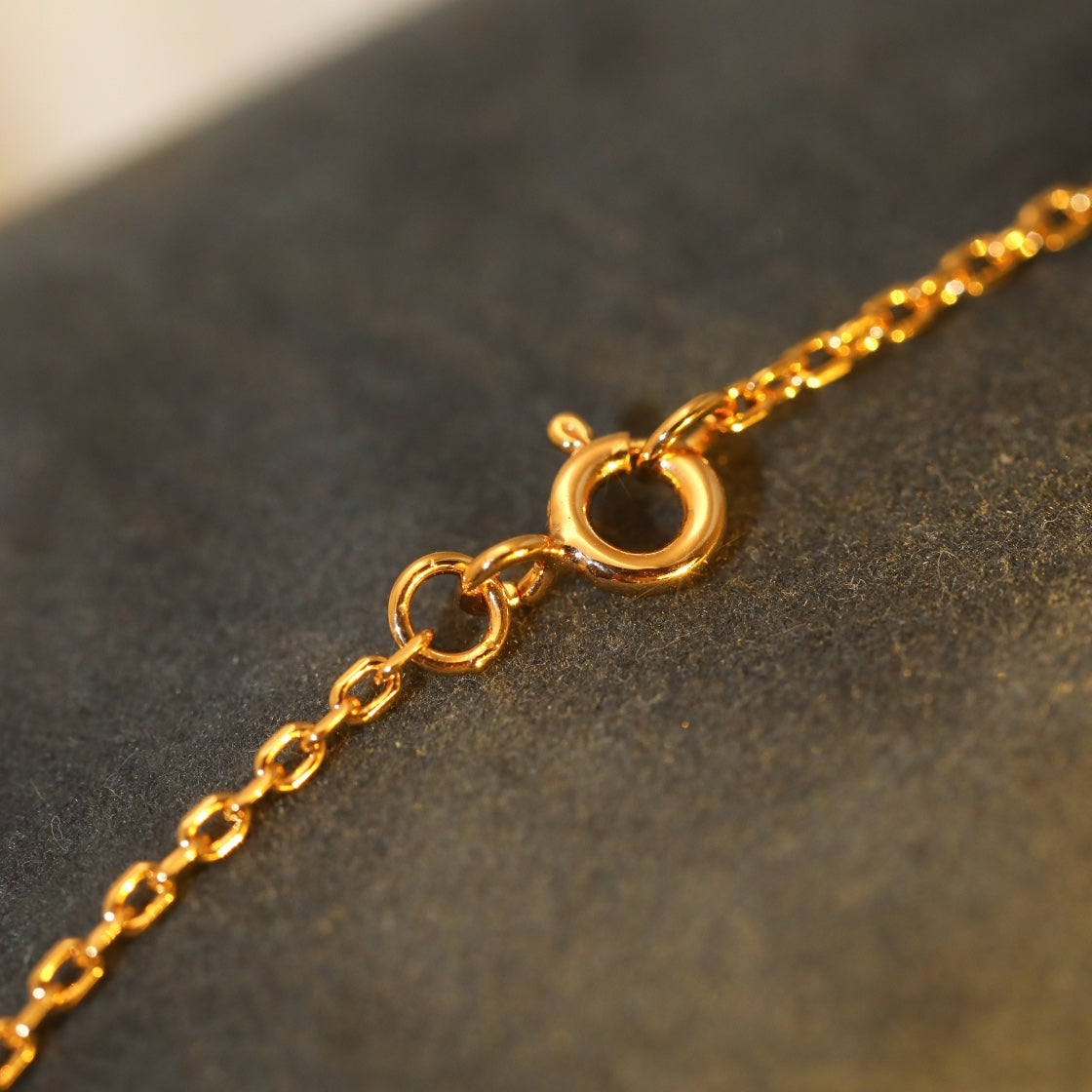 Mysitc SUN PEDANT PINK GOLD 1 DIAMOND NECKLACE