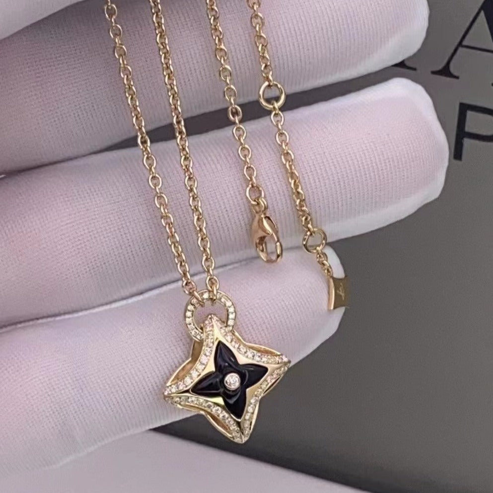 Mysitc STAR PEDANT PINK GOLD DIAMOND NECKLACE