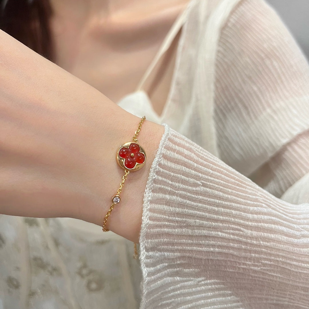 Mysitc SUN PEDANT CARNELIAN BRACELET