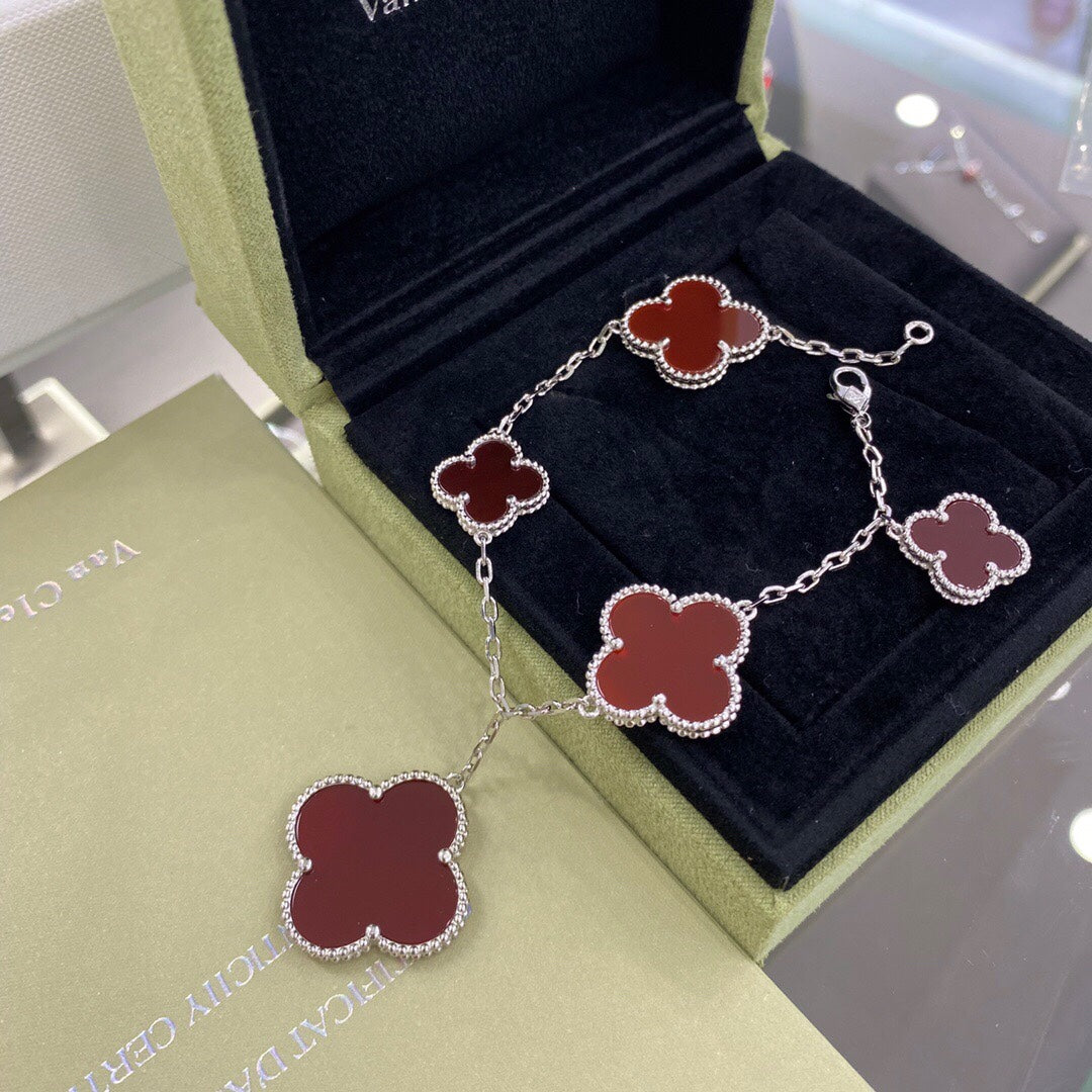 Mysitc CLOVER 5 MOTIFS SIVLER CARNELIAN BRACELET