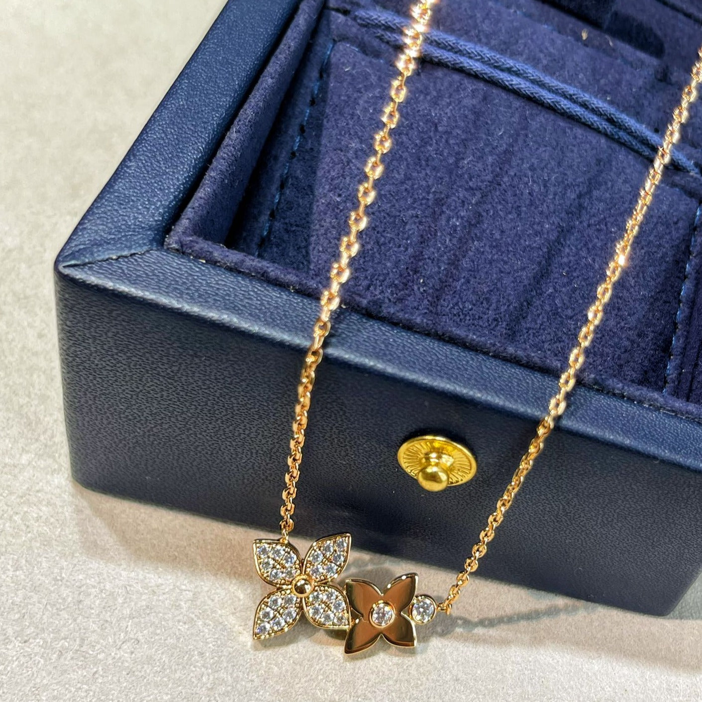 Mysitc STAR BLOSSOM NECKLACE PINK GOLD DIAMONDS