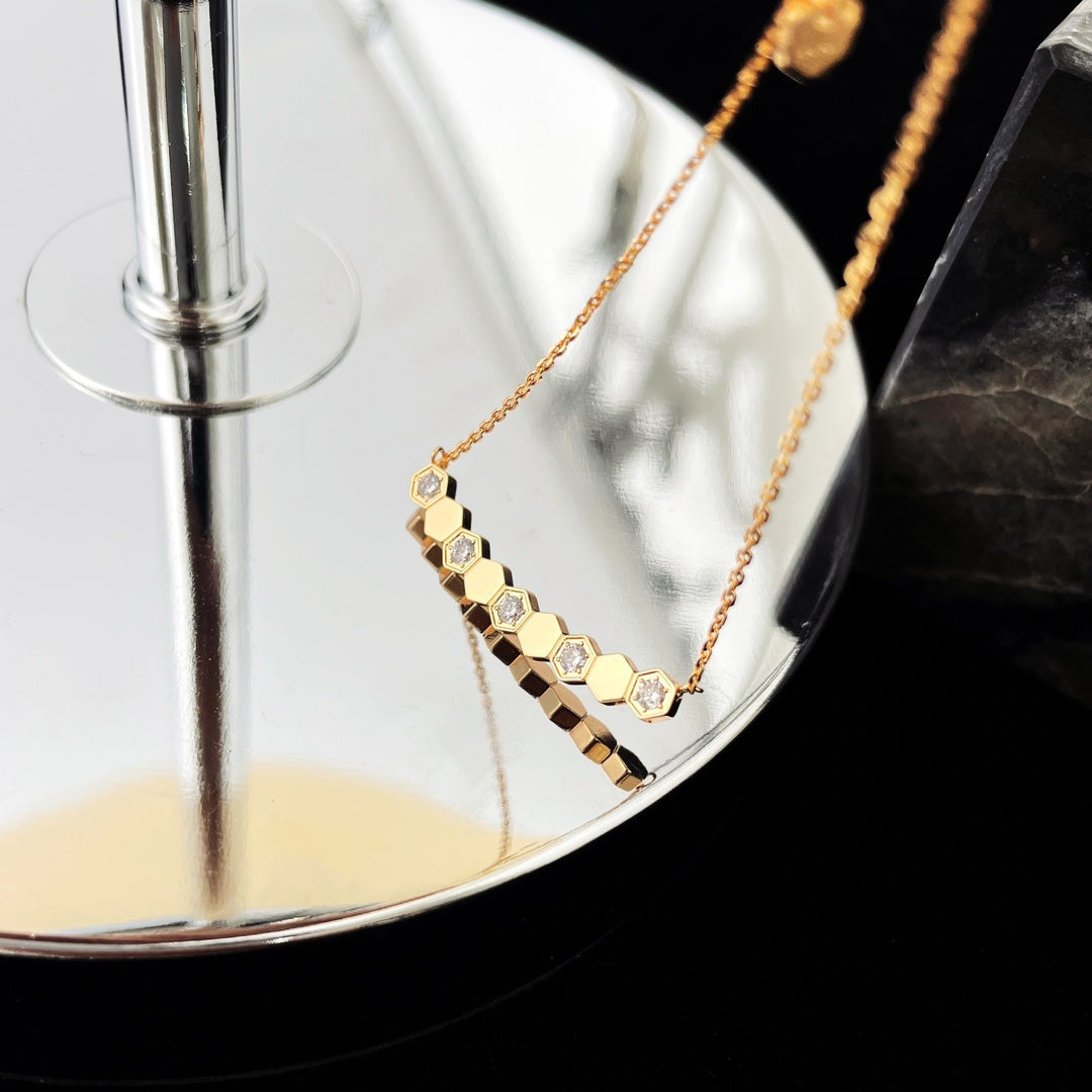 Mysitc BEE MY LOVE DIAMOND NECKLACE