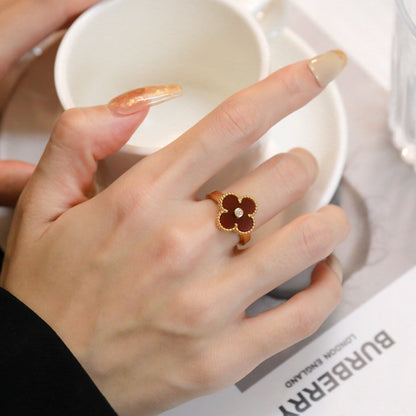 Mysitc CLOVER CARNELIAN RING ROSE GOLD DIAMOND