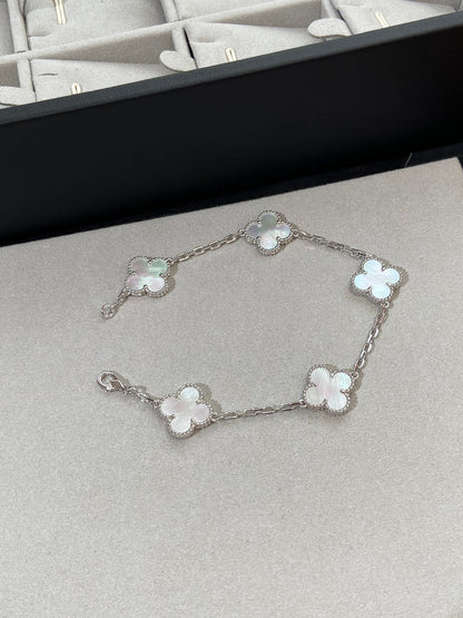 [Mysitc ]New CLOVER WHITE PEARL MOP 5 MOTIF BRACELET COLLECTION