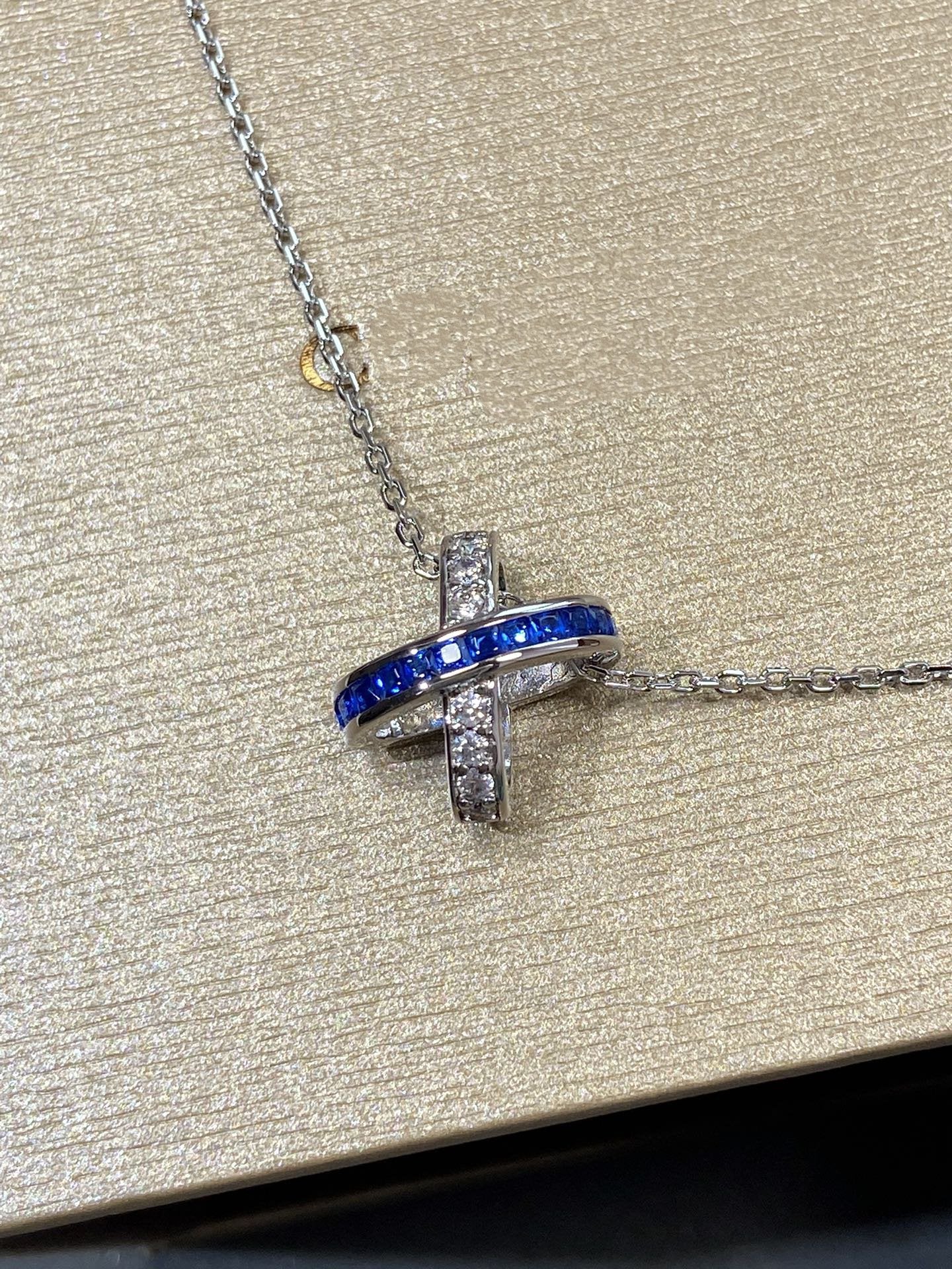 Mystic LIENS DIAMOND SILVER NECKLACE