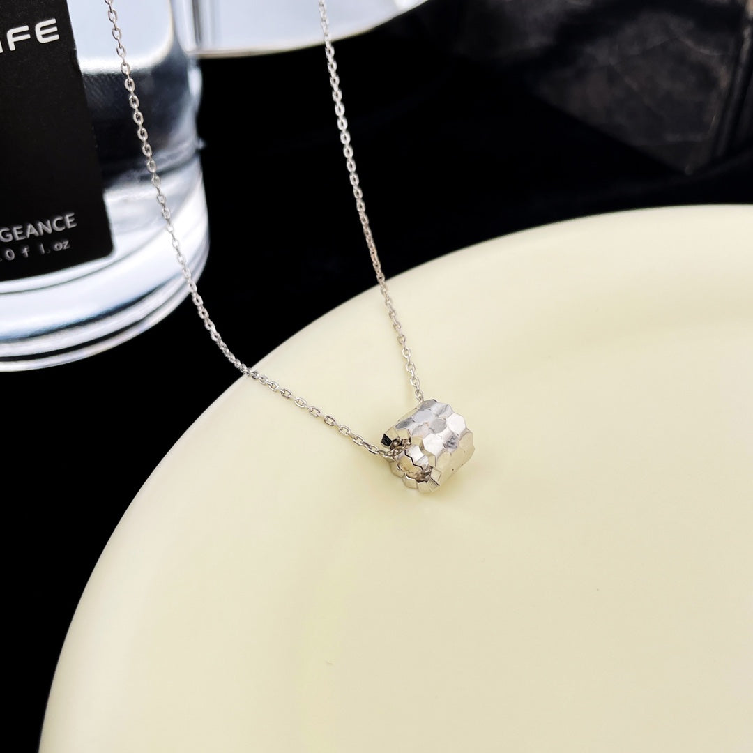 Mysitc BEE MINI PEDANT DIAMOND NECKLACE