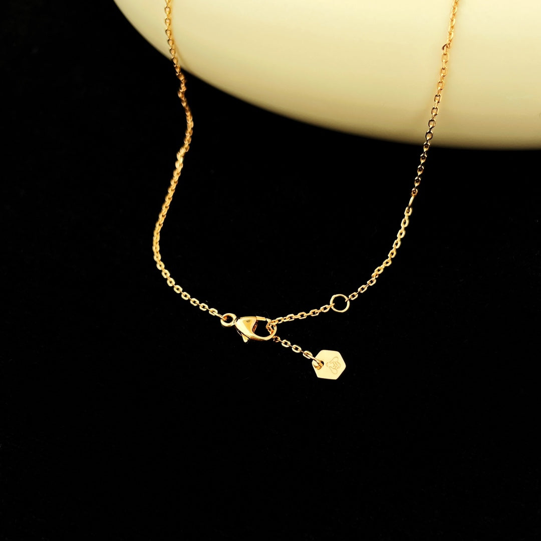 Mysitc BEE MINI PEDANT DIAMOND NECKLACE