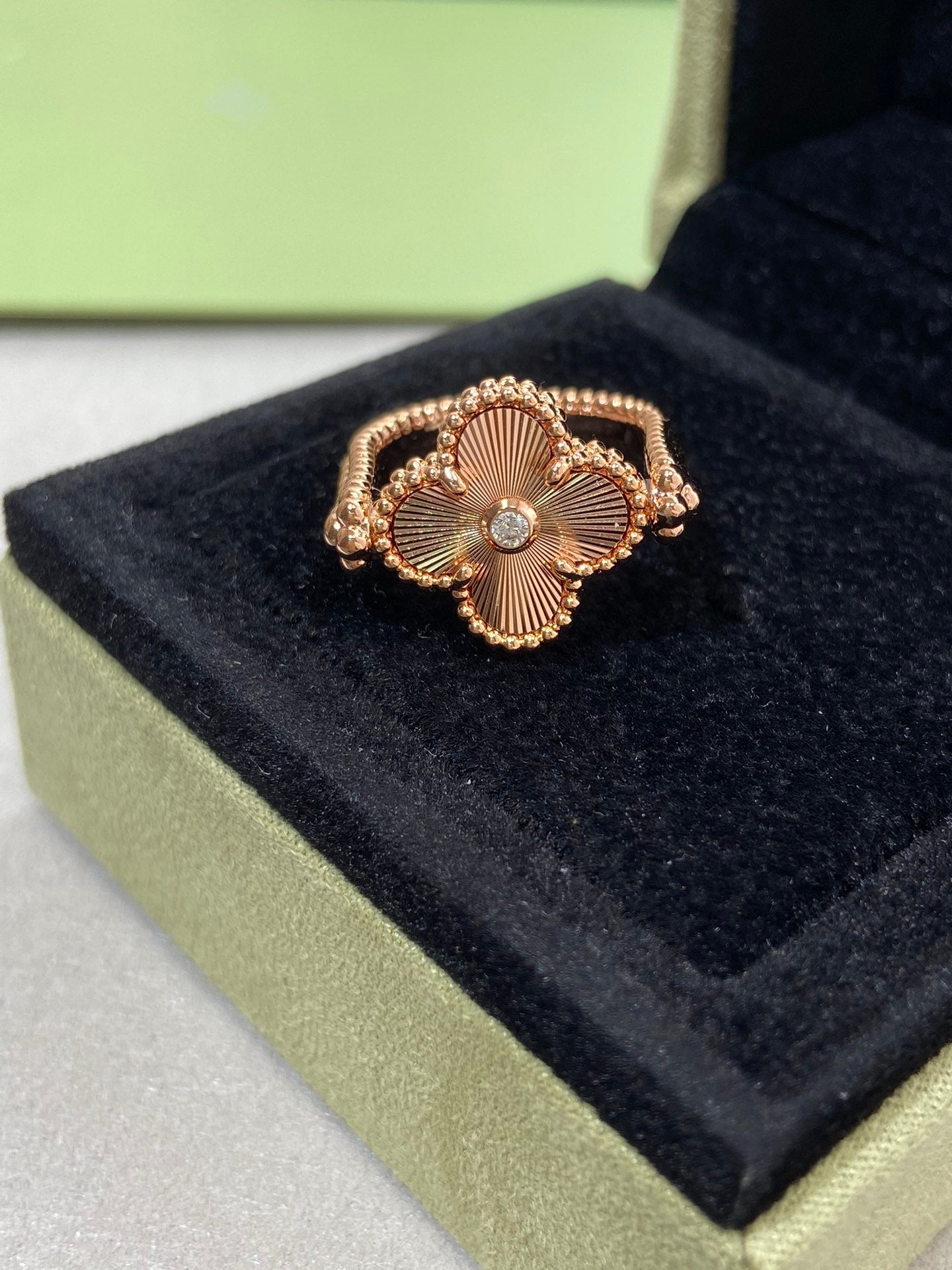 Mysitc CLOVER RIVERSIBLE ROSE GOLD RING