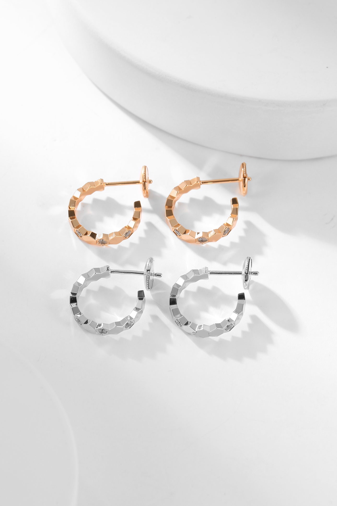 Mysitc BEE LOVE DIAMOND HOOP EARRINGS