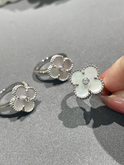 Mysitc CLOVER SILVER MOP DIAMOND RING