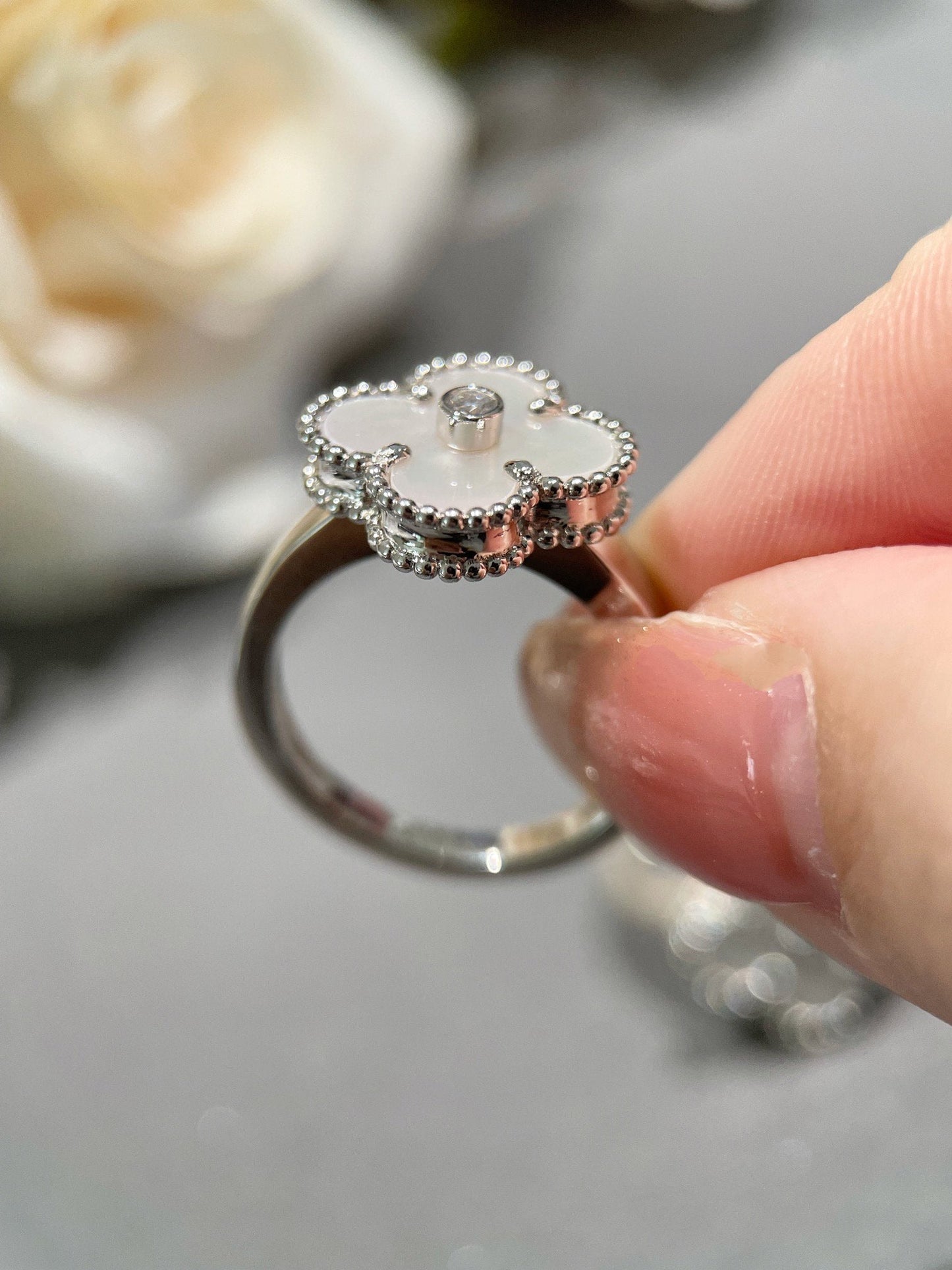 Mysitc CLOVER SILVER MOP DIAMOND RING