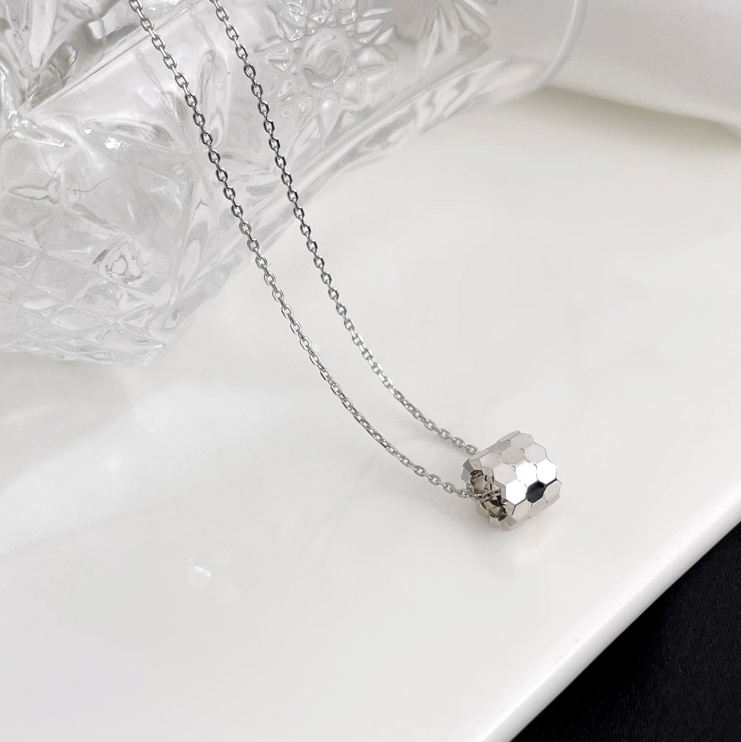 Mysitc BEE MINI NECKLACE
