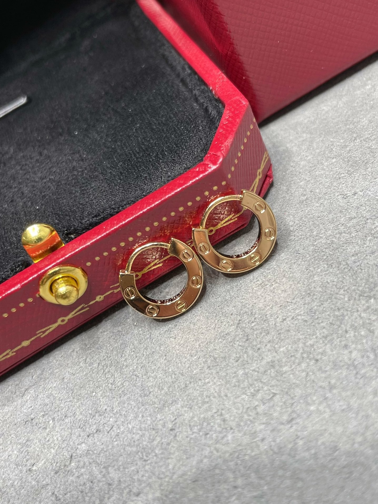 Mysitc LOVE MINI EARRINGS