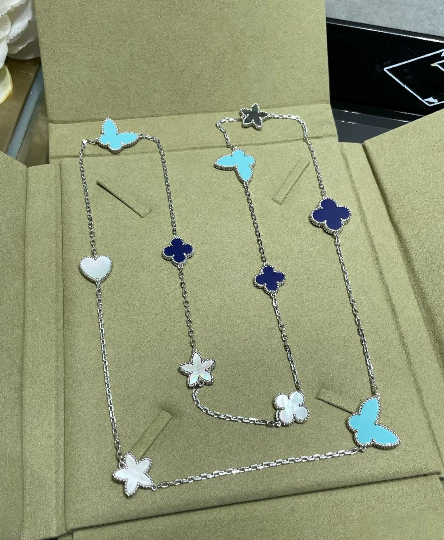 Mystic LUCKY CLOVER SILVER 11モチーフネックレス