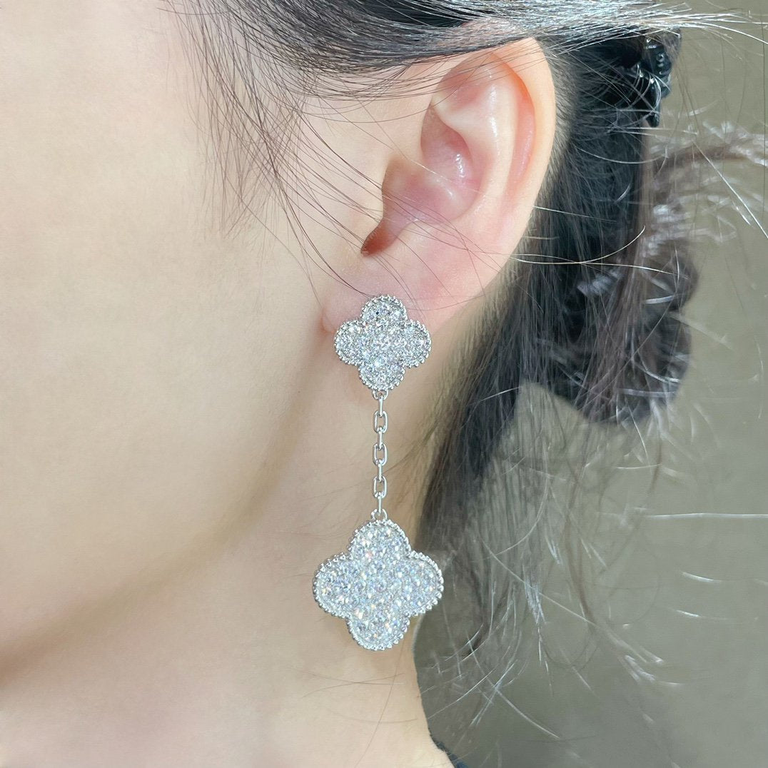 Mysitc CLOVER 2 MOTIFS DIAMOND PAVED SILVER EARRINGS