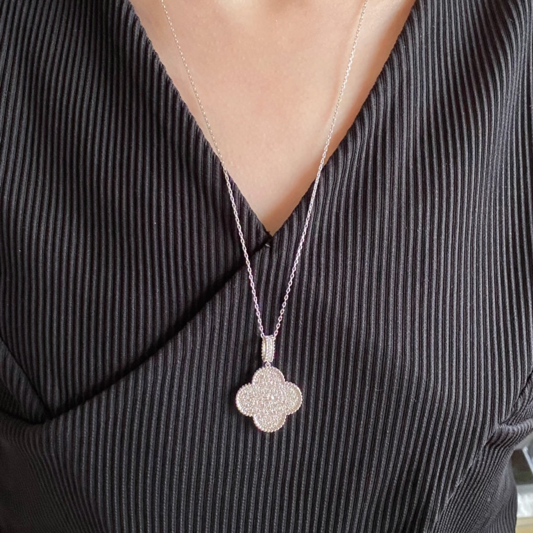 Mysitc CLOVER 25MM LARGE PEDANT DIAMOND PAVED LONG NECKLACE