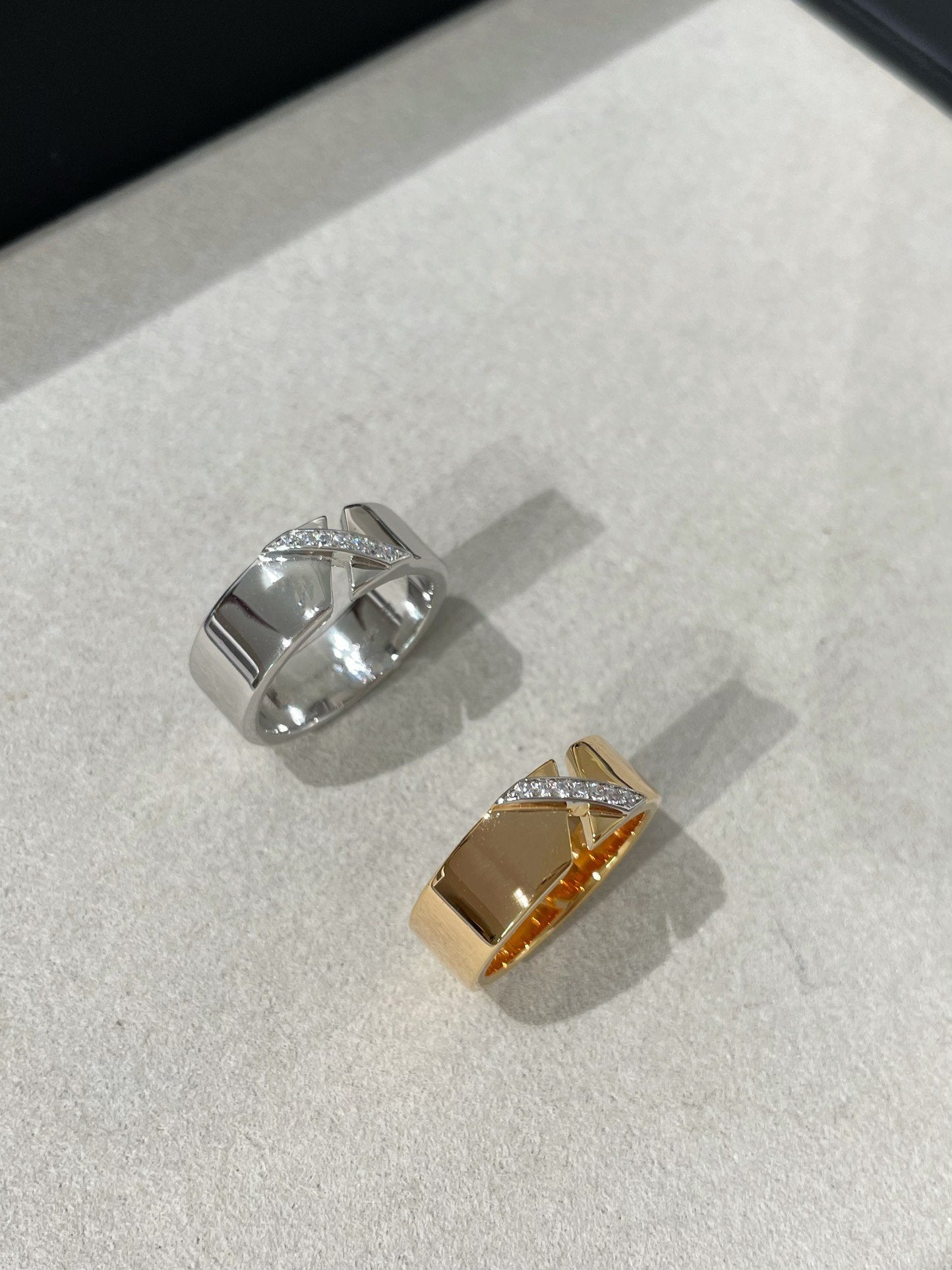 Mysitc LIENS EVIDENCE DIAOMOND RING