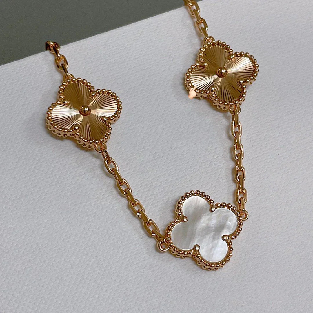 [Mysitc ]New CLOVER WHITE PEARL MOP 5 MOTIF BRACELET COLLECTION
