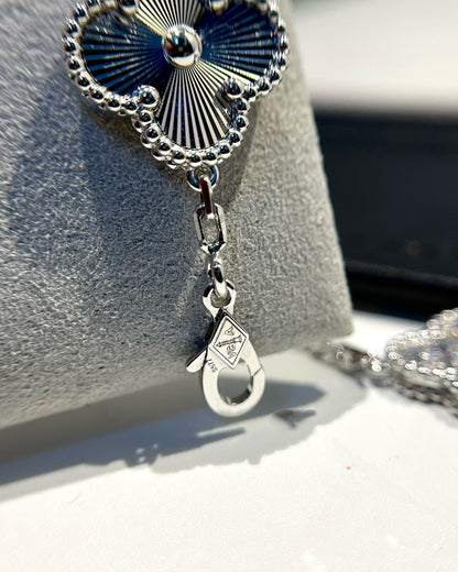 [Mysitc ]New  CLOVER 5 MOTIF LASER BRACELET COLLECTION