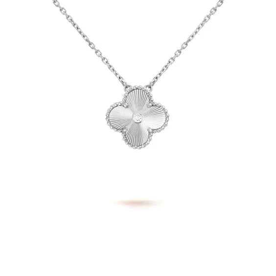 Mysitc CLOVER  15MM DIAMOND LASER NECKLACE SILVER