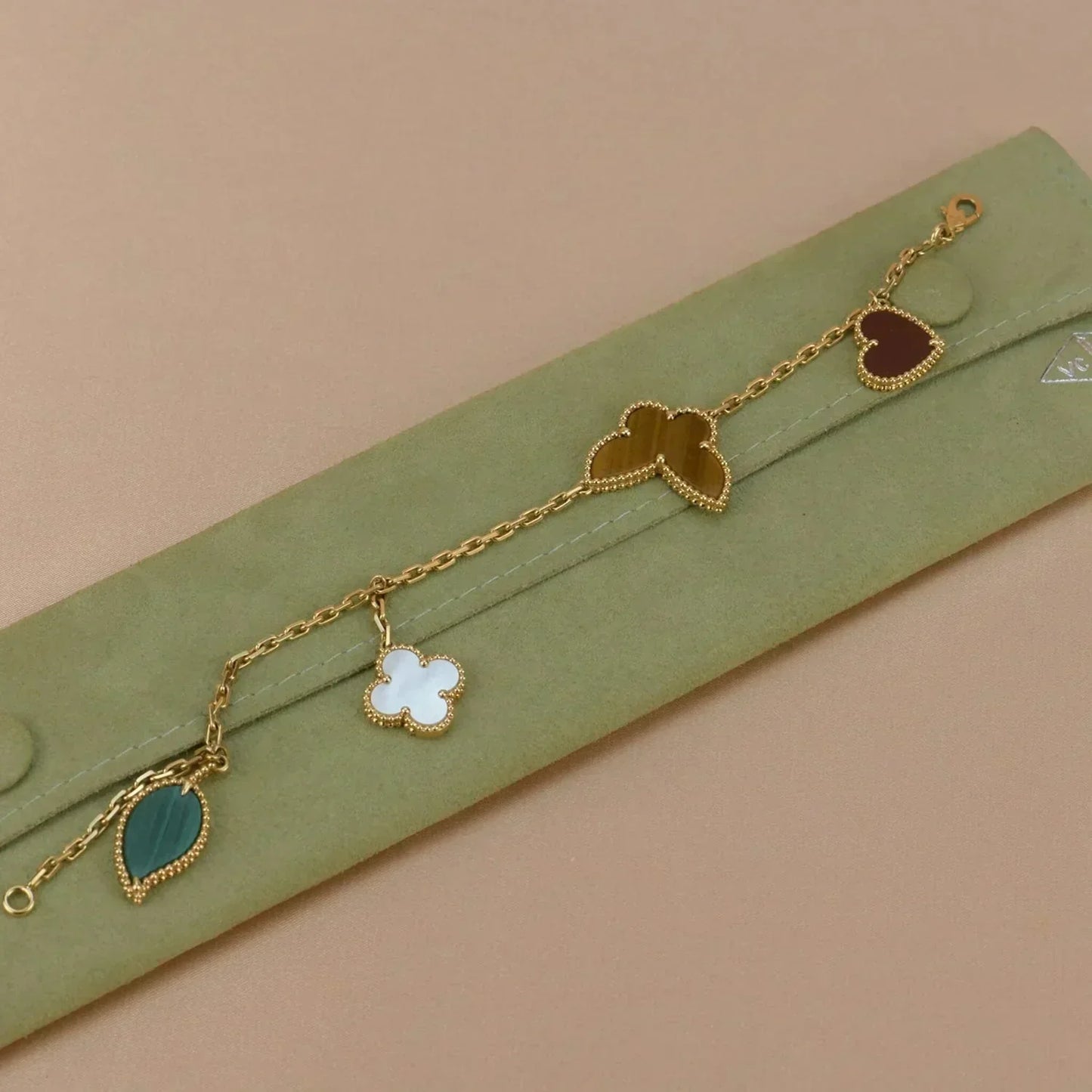 Mystic LUCKY SPRING 5モチーフ ゴールドブレスレット