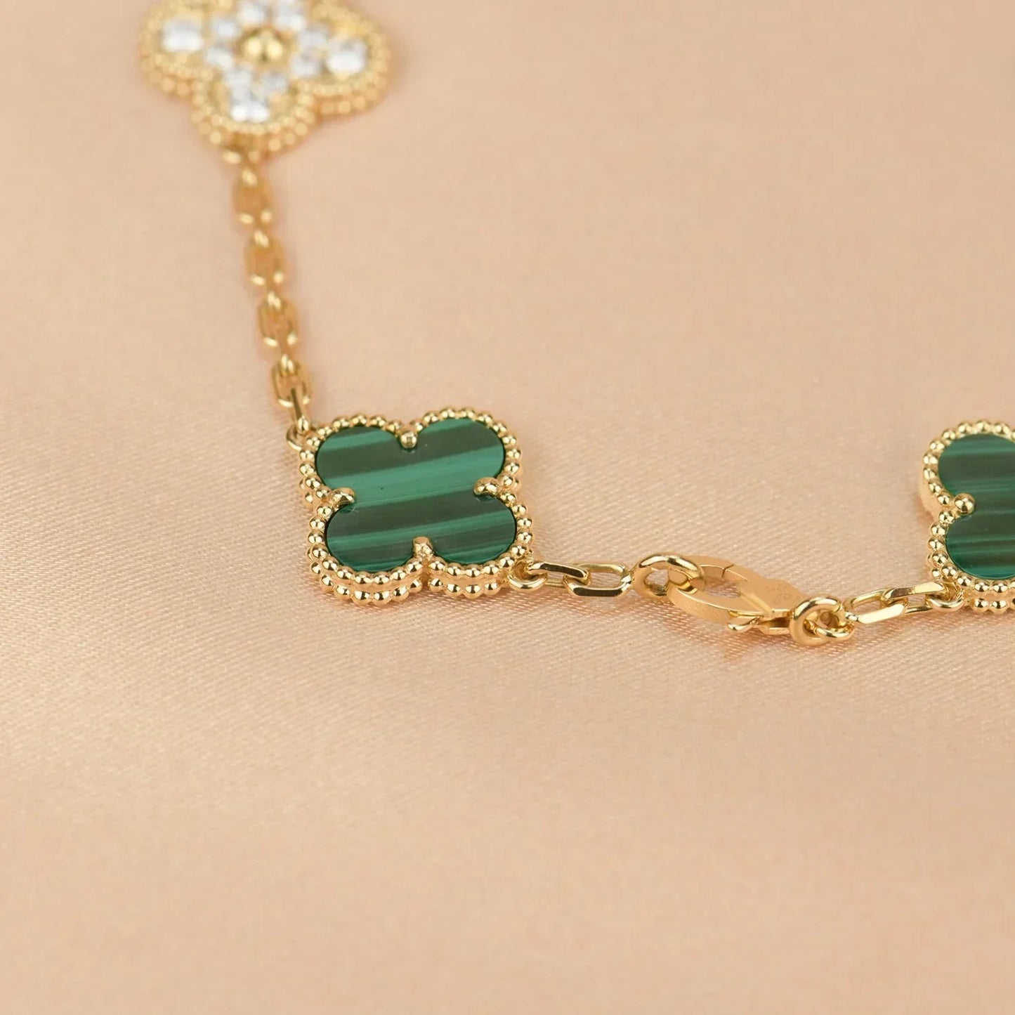 [Mysitc ]New  CLOVER 5 MOTIF MALACHITE BRACELET COLLECTION