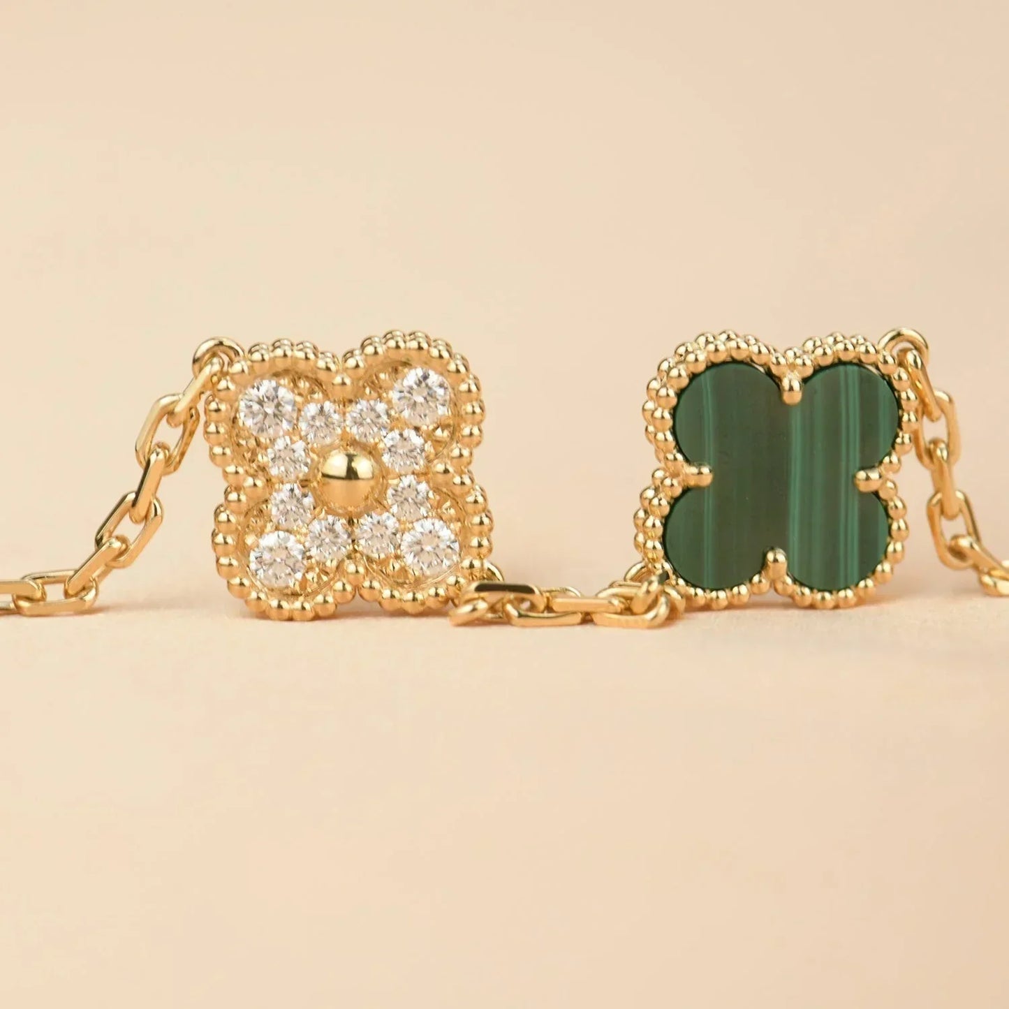 [Mysitc ]New  CLOVER 5 MOTIF MALACHITE BRACELET COLLECTION