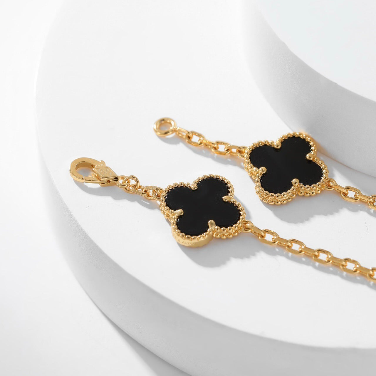 Mysitc CLOVER 10 MOTIFS ONYX NECKLACE