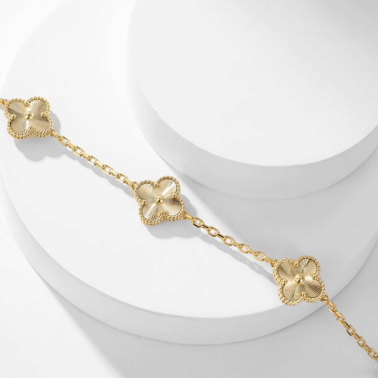 Mysitc CLOVER 10 MOTIFS LASER NECKLACE