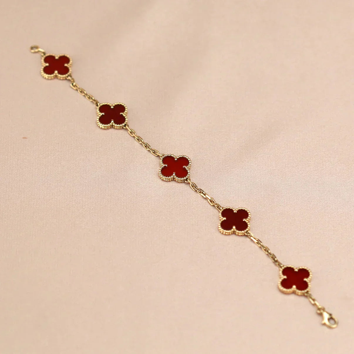 [Mysitc ]New  CLOVER 5 MOTIF RED CORNELIAN BRACELET COLLECTION