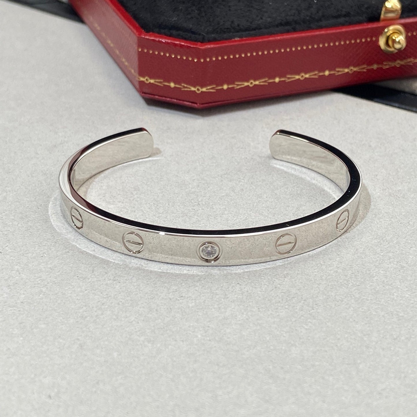 Mysitc LOVE BRACELET 6.1MM 1 DIAMOND OPEN CUFF