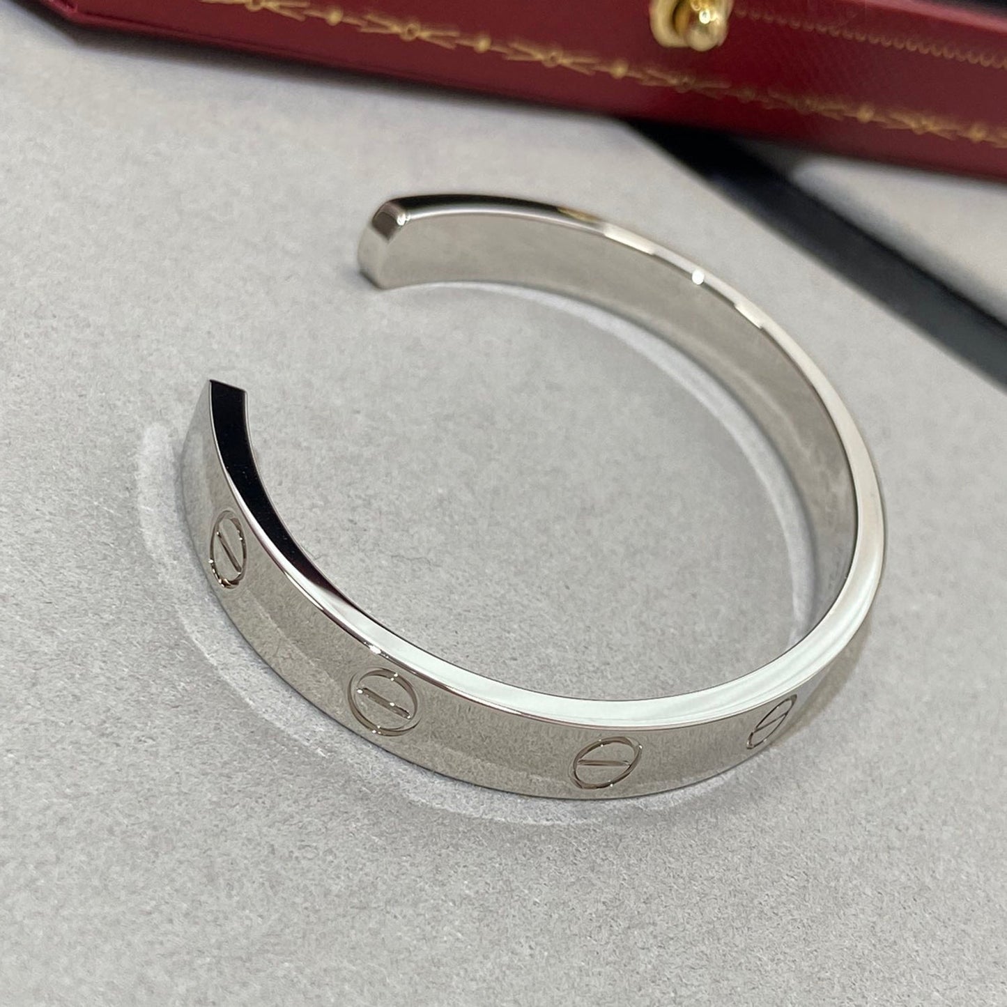 Mysitc LOVE BRACELET 6.1MM 1 DIAMOND OPEN CUFF